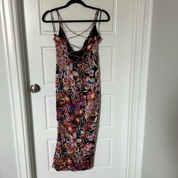 VICI Date To Remember Satin Floral Wrap Midi Dress - Small - Picture 3 of 4